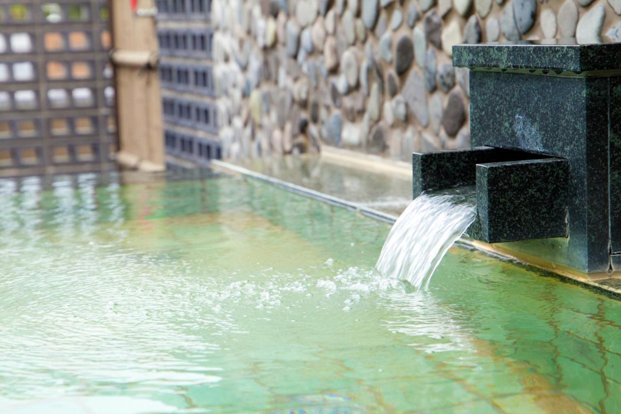 Ryokan Asukasou At The Entrancne Of Nara Park Eksteriør bilde