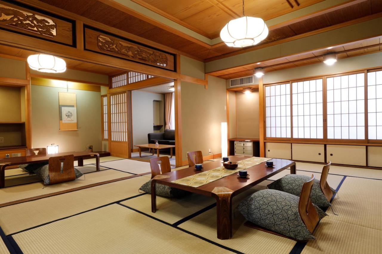 Ryokan Asukasou At The Entrancne Of Nara Park Eksteriør bilde